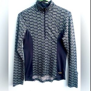 🧲 TWO riding shirts- perfect for fall riding! 🧲